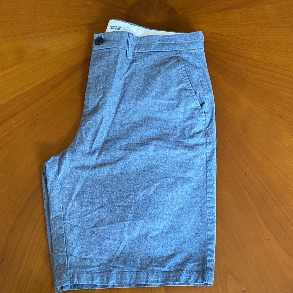 Old Navy Mens Ultimate Slim Built in Flex 33 Shorts